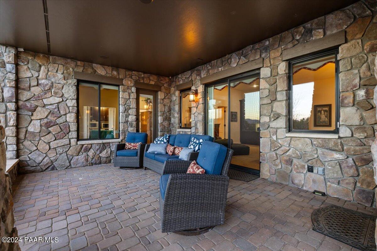 948 Winding Spruce Way