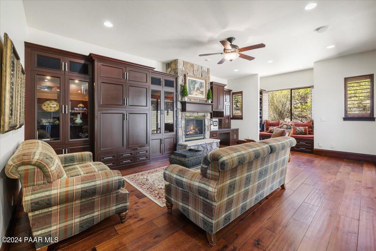 948 Winding Spruce Way