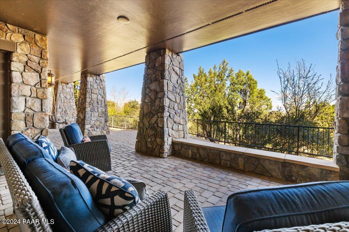 948 Winding Spruce Way