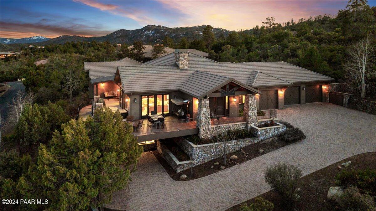 948 Winding Spruce Way