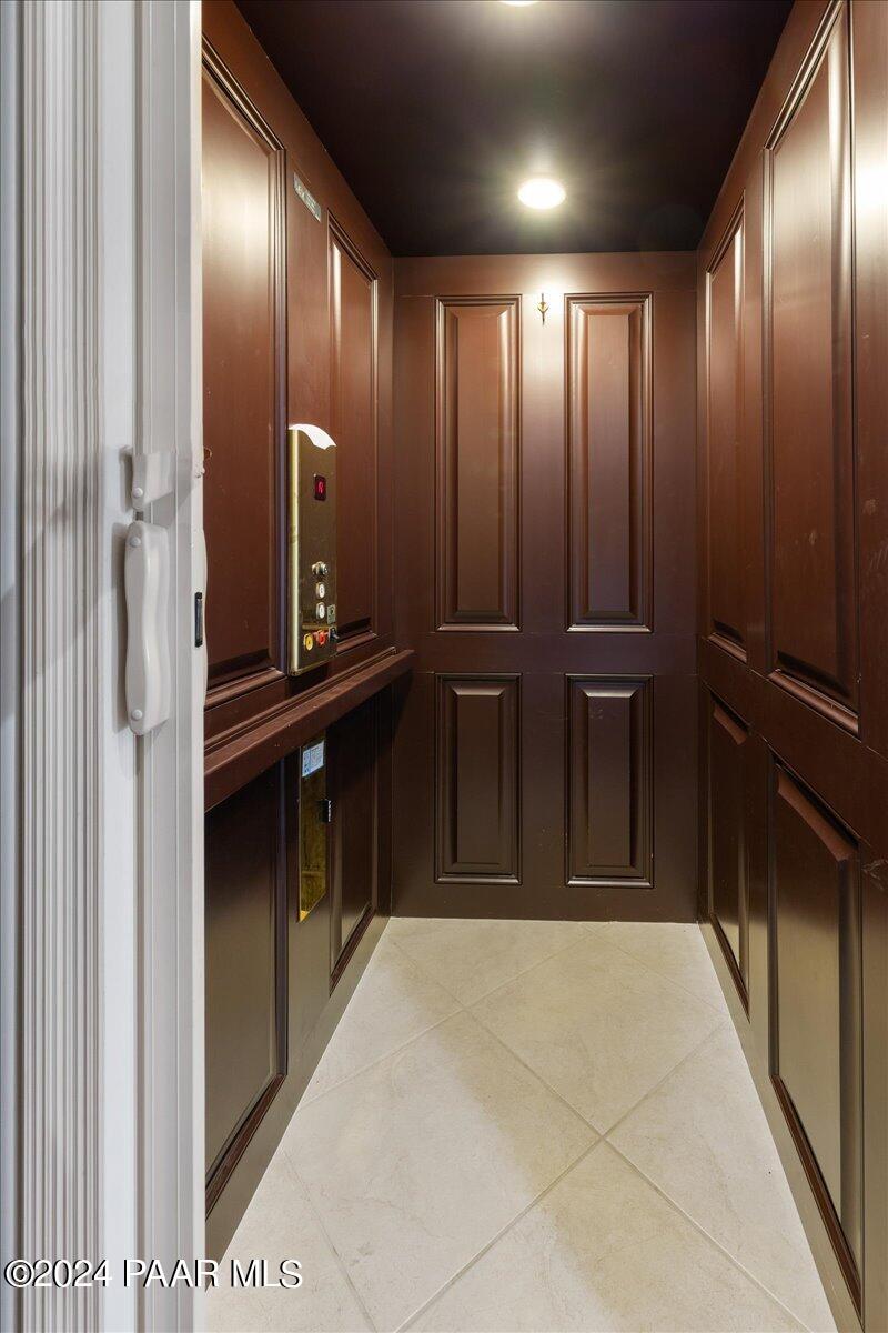 948 Winding Spruce Way