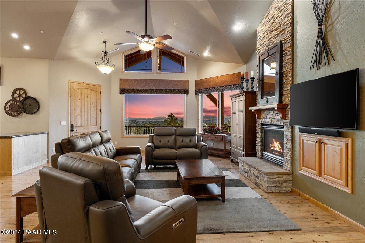 838 Mavrick Mountain Trail