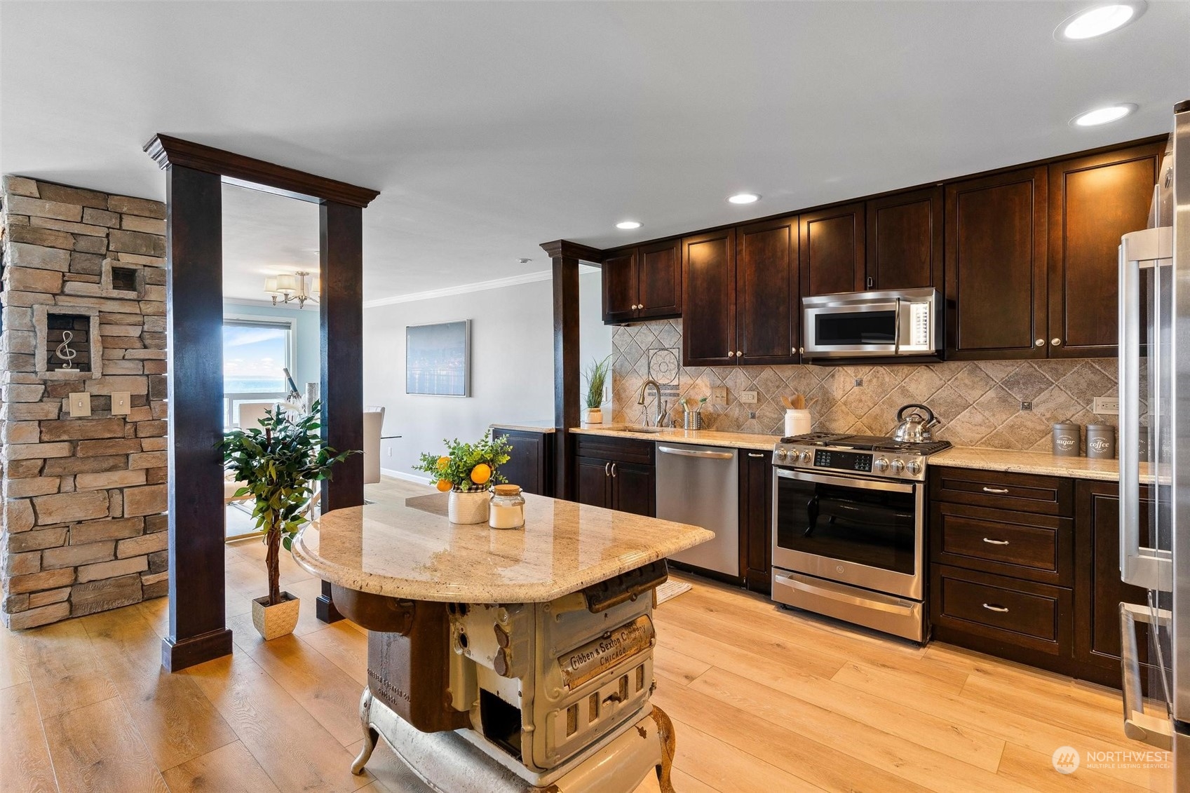 2200 Alki Avenue SW Unit: 201