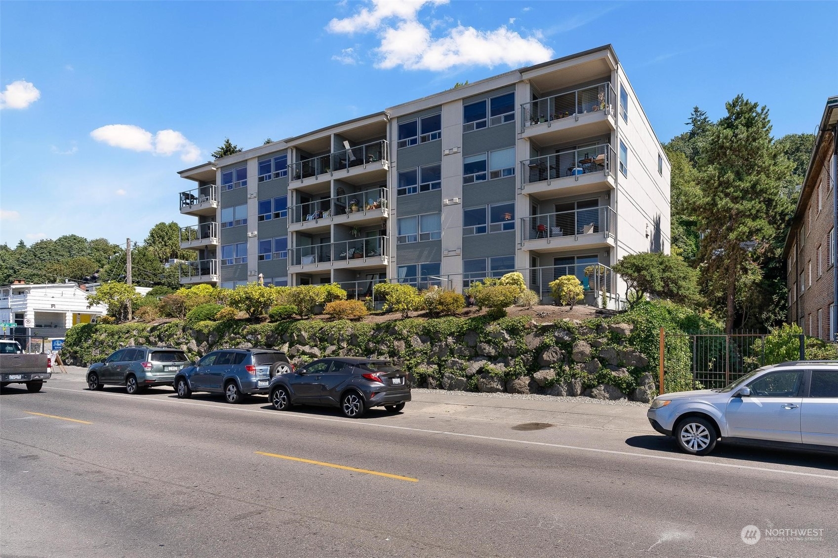 2200 Alki Avenue SW Unit: 201