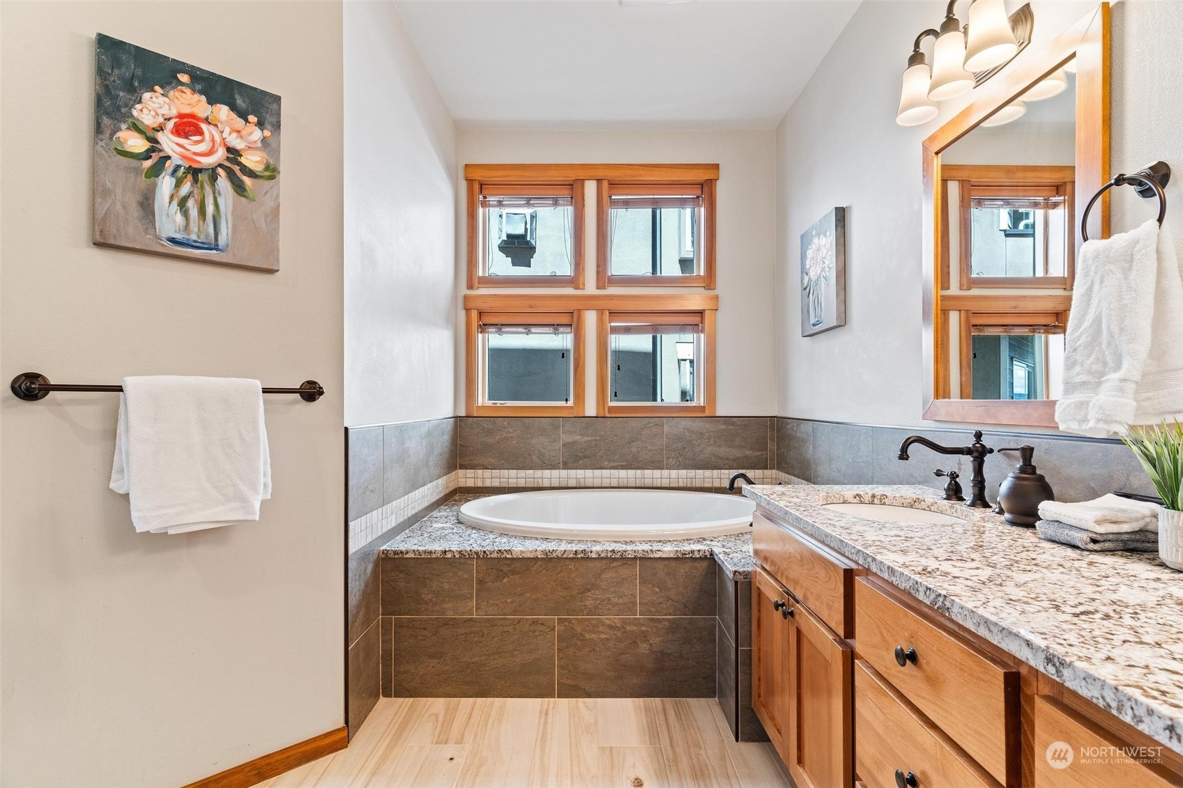 22226 Cliff Avenue S Unit: 204