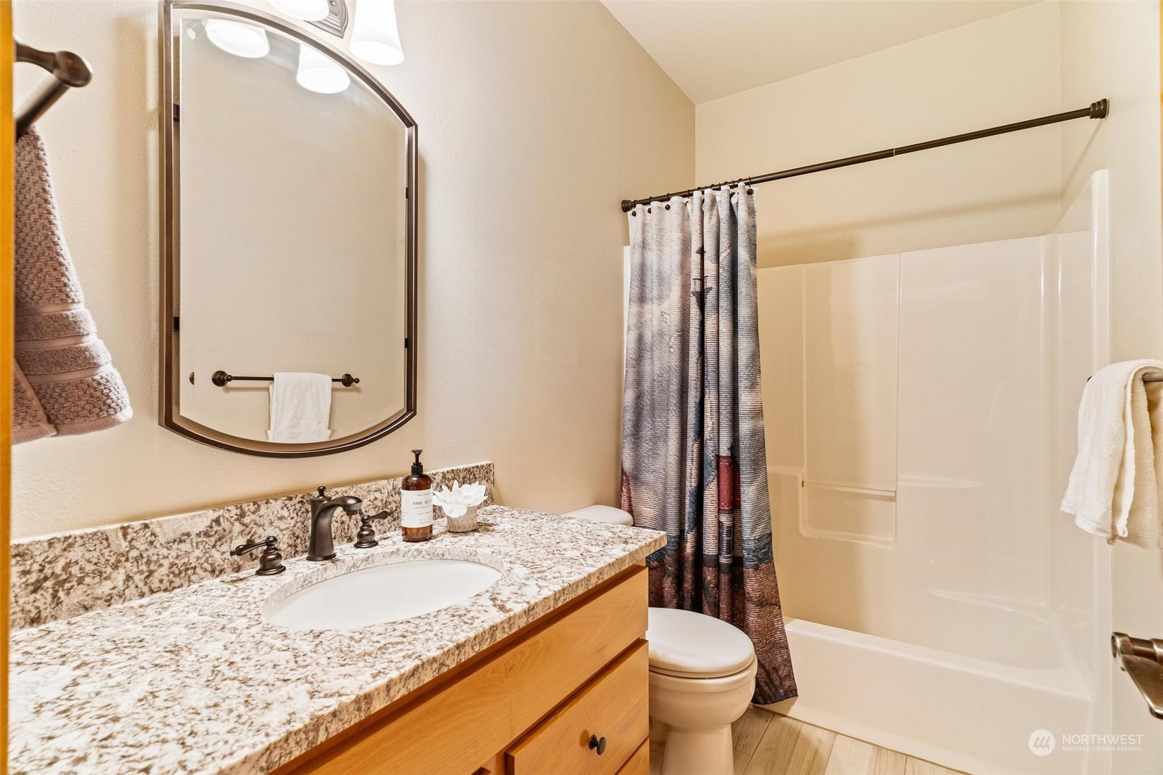22226 Cliff Avenue S Unit: 204