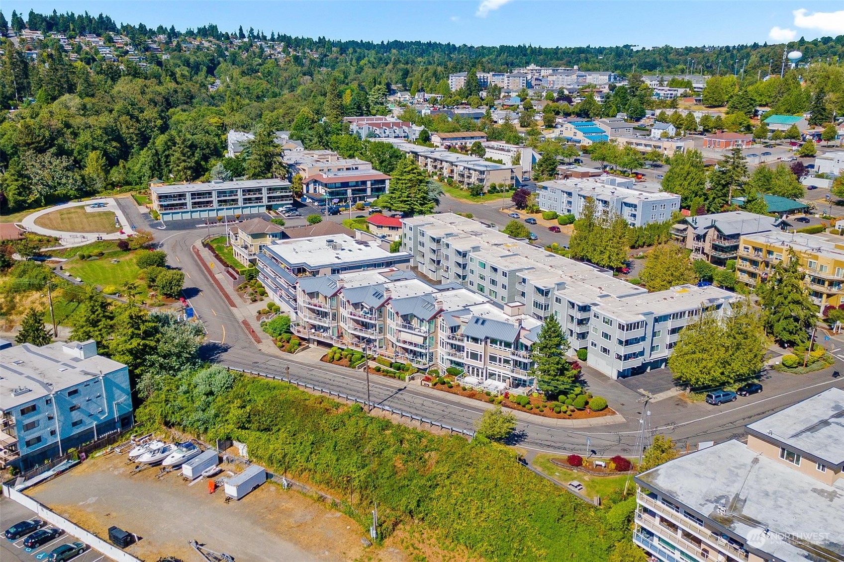 22226 Cliff Avenue S Unit: 204
