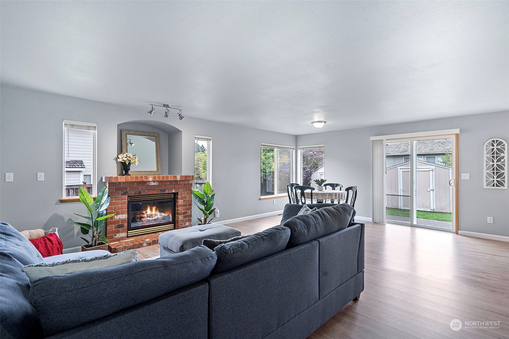 4013 Broadmoor Drive NE