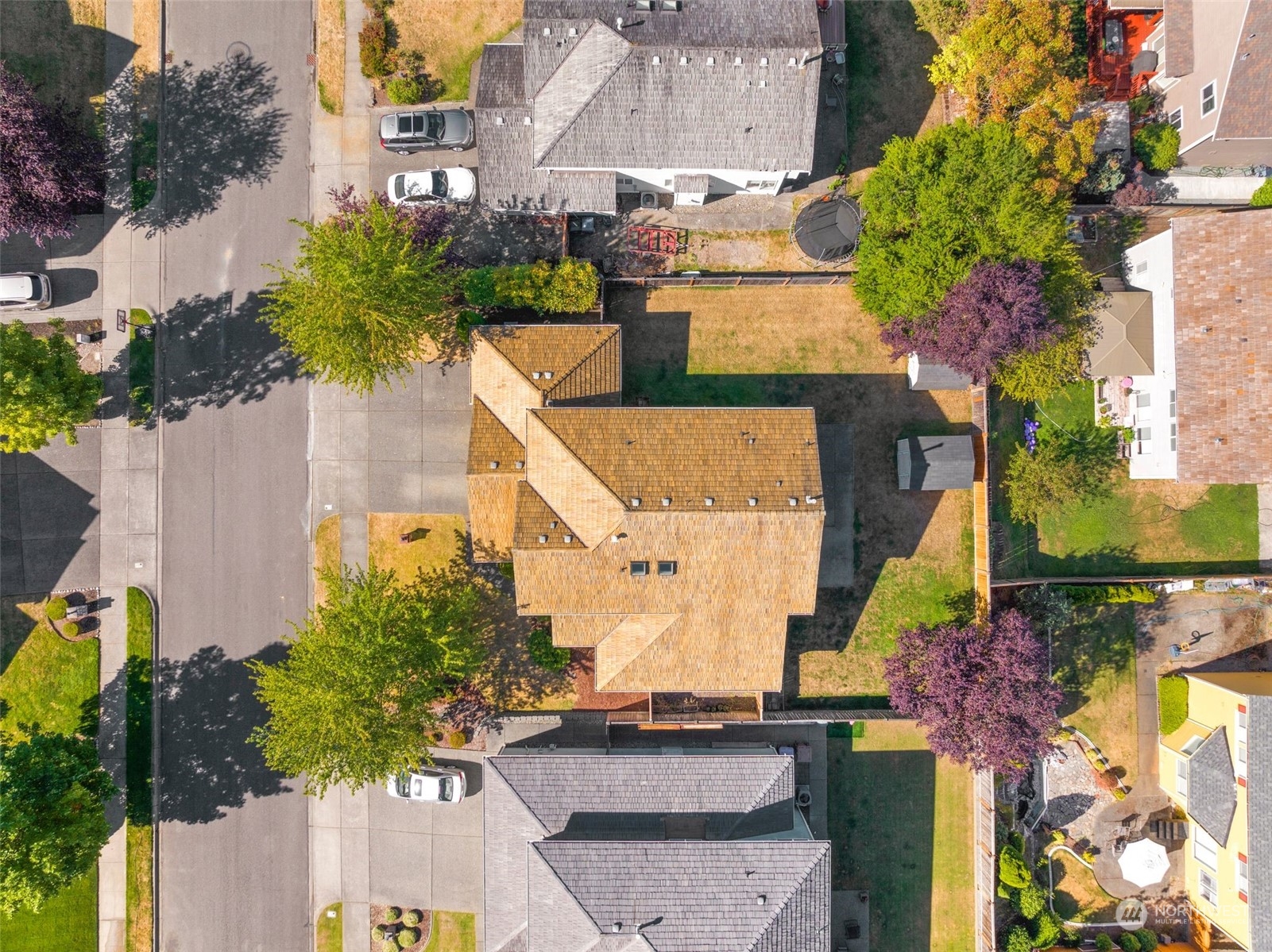 4013 Broadmoor Drive NE