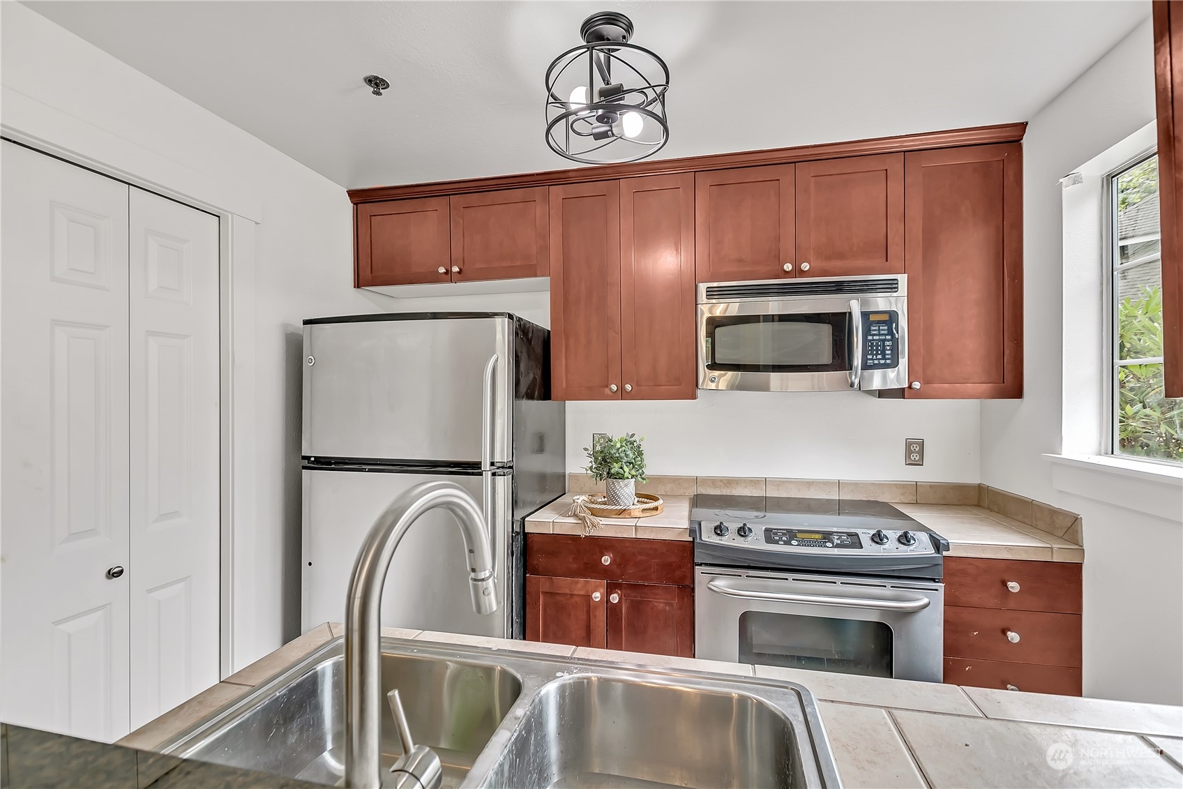 1808 S 284th Lane Unit: E101