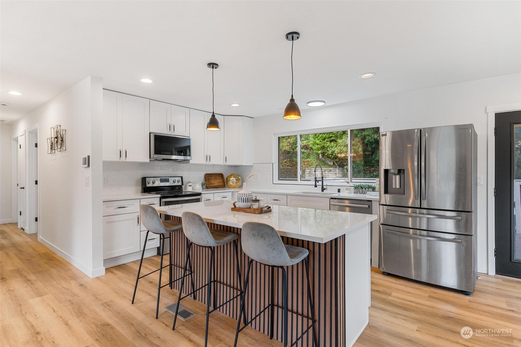 6209 Maple View Drive