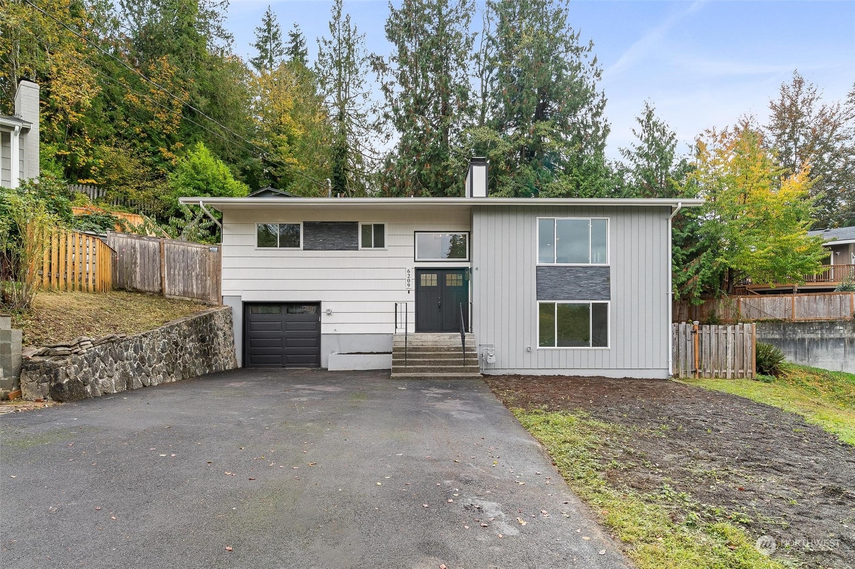 6209 Maple View Drive