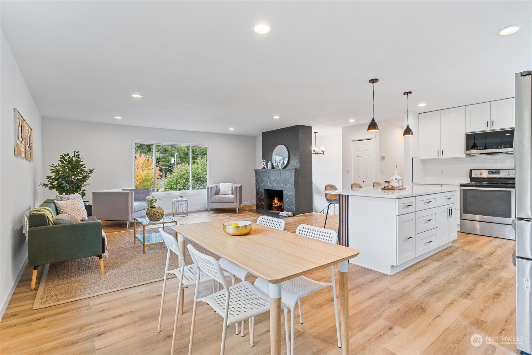 6209 Maple View Drive