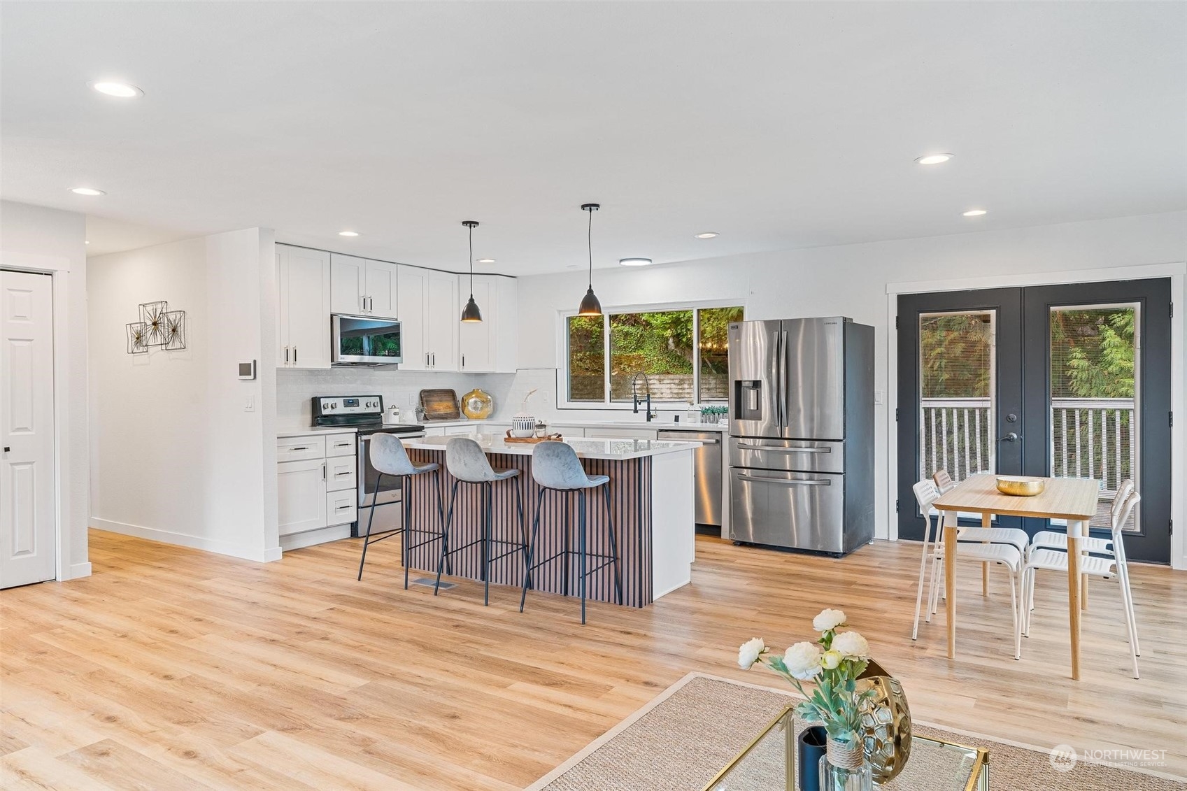 6209 Maple View Drive