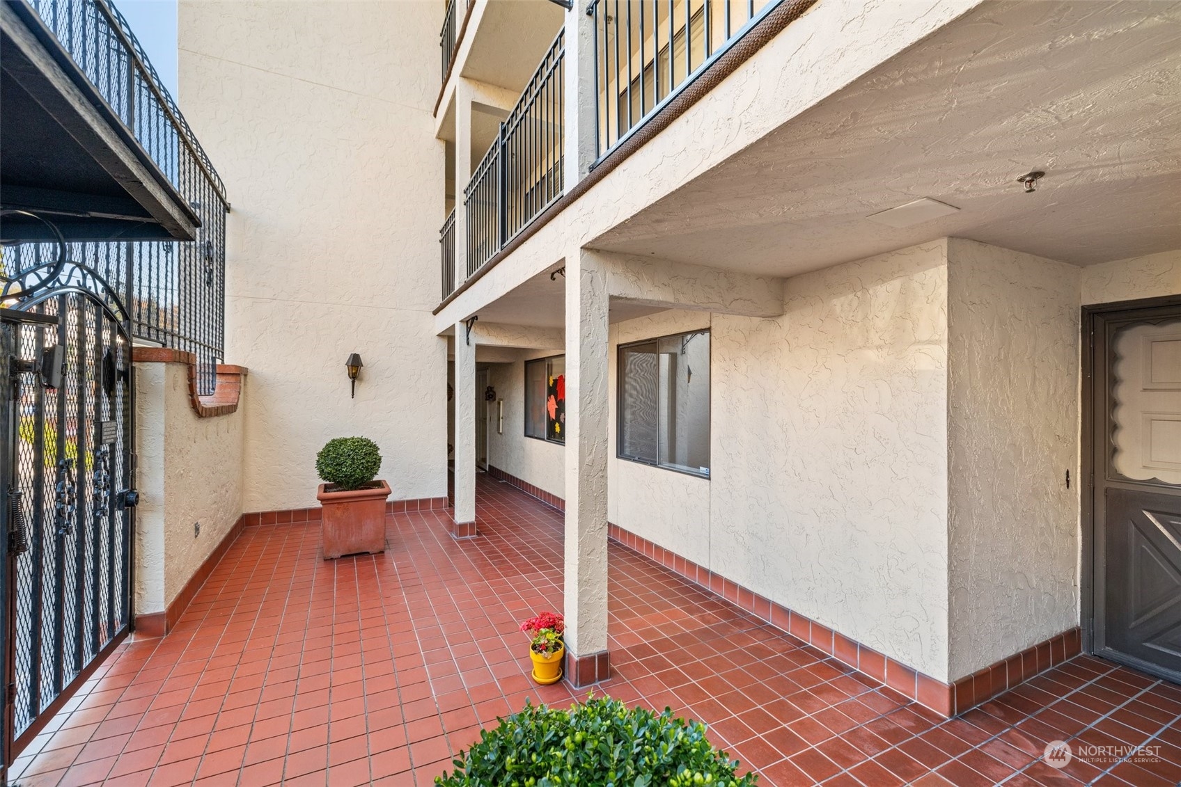 702 S 281st Street Unit: 201