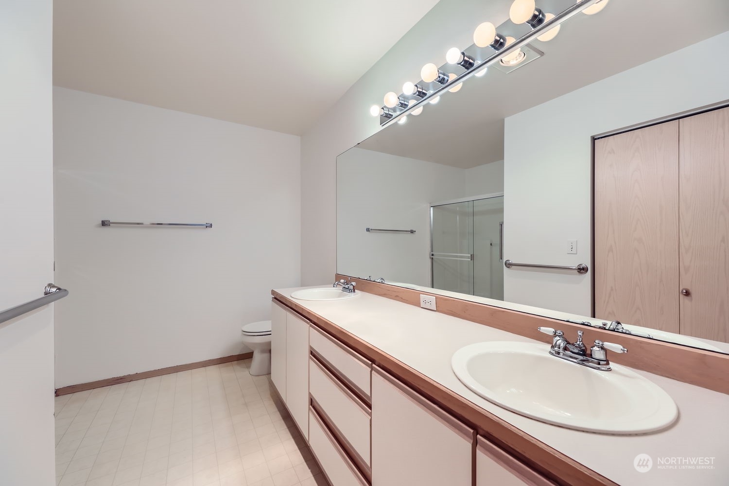 9210 Market Place Unit: M103