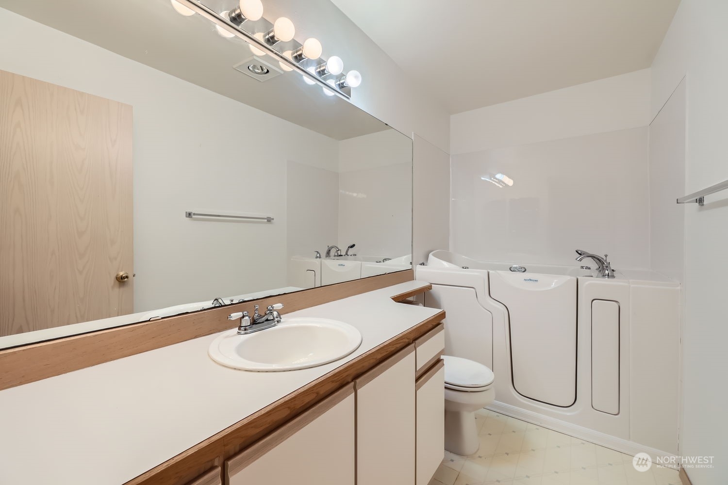 9210 Market Place Unit: M103