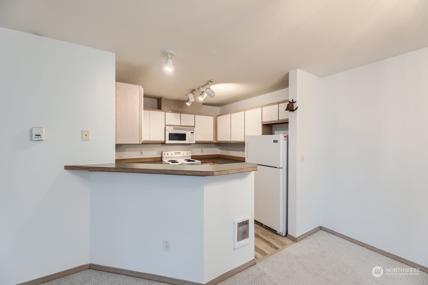 9210 Market Place Unit: M103