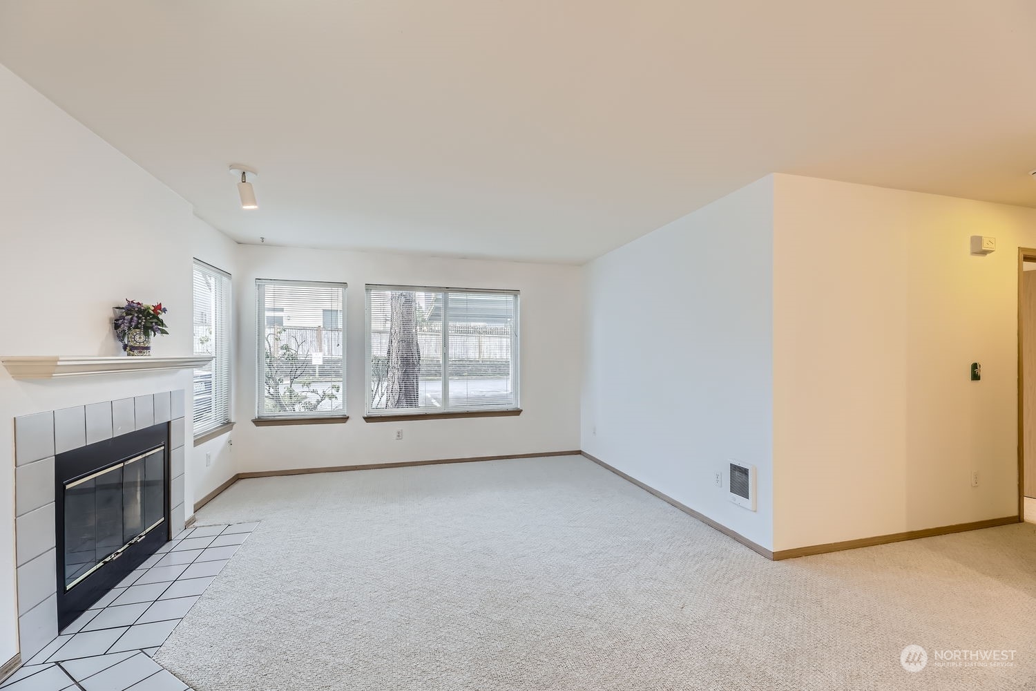 9210 Market Place Unit: M103