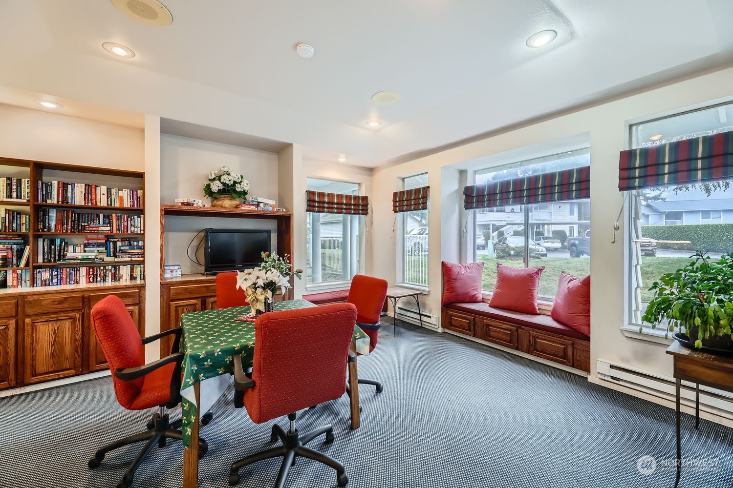 9210 Market Place Unit: M103
