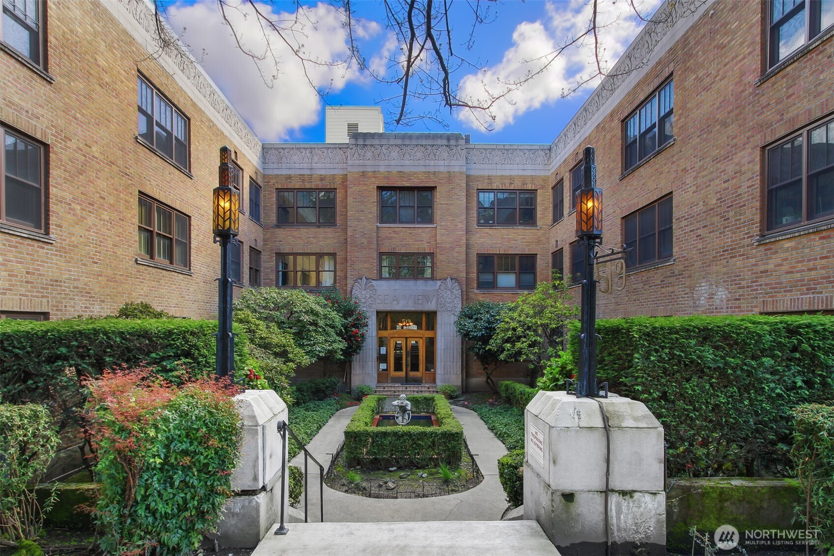 519 W Roy Street Unit: 107