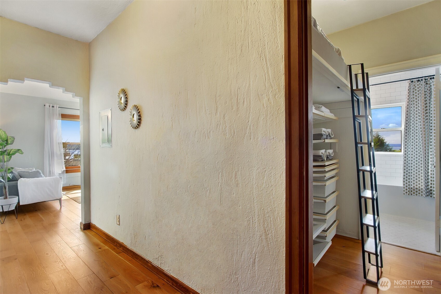 519 W Roy Street Unit: 107