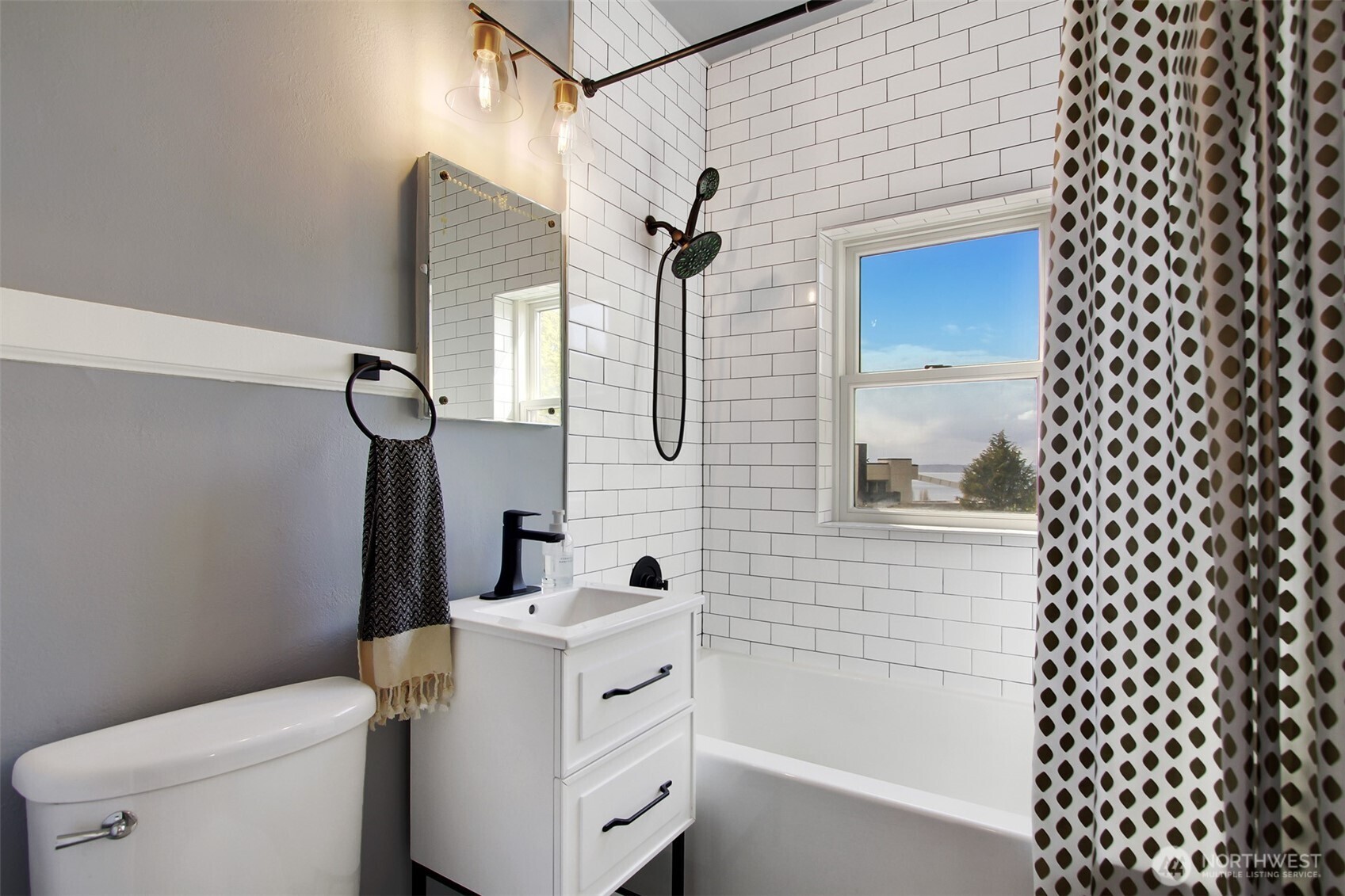 519 W Roy Street Unit: 107