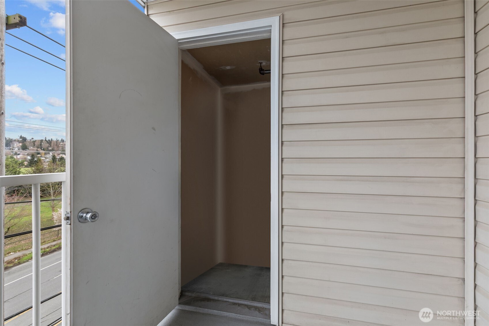 2530 15th Avenue W Unit: 407