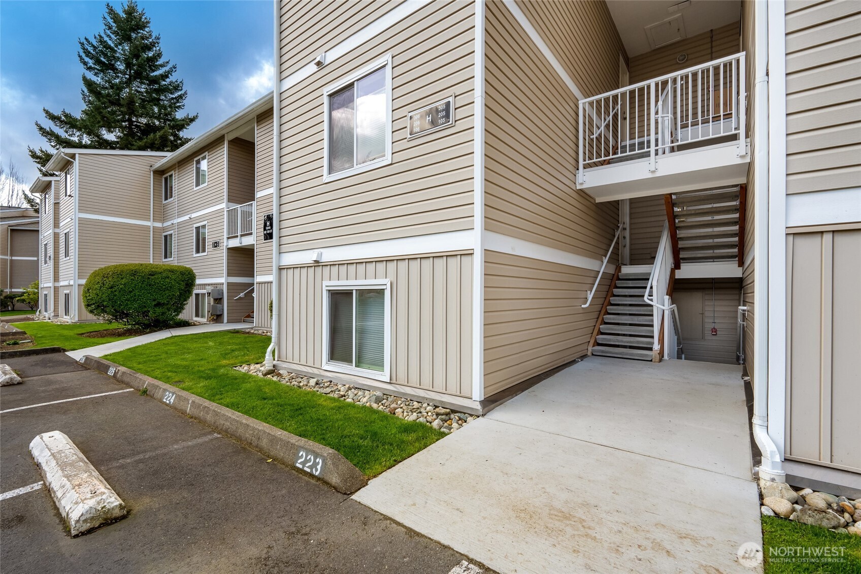 12415 NE 130th Court Unit: H306