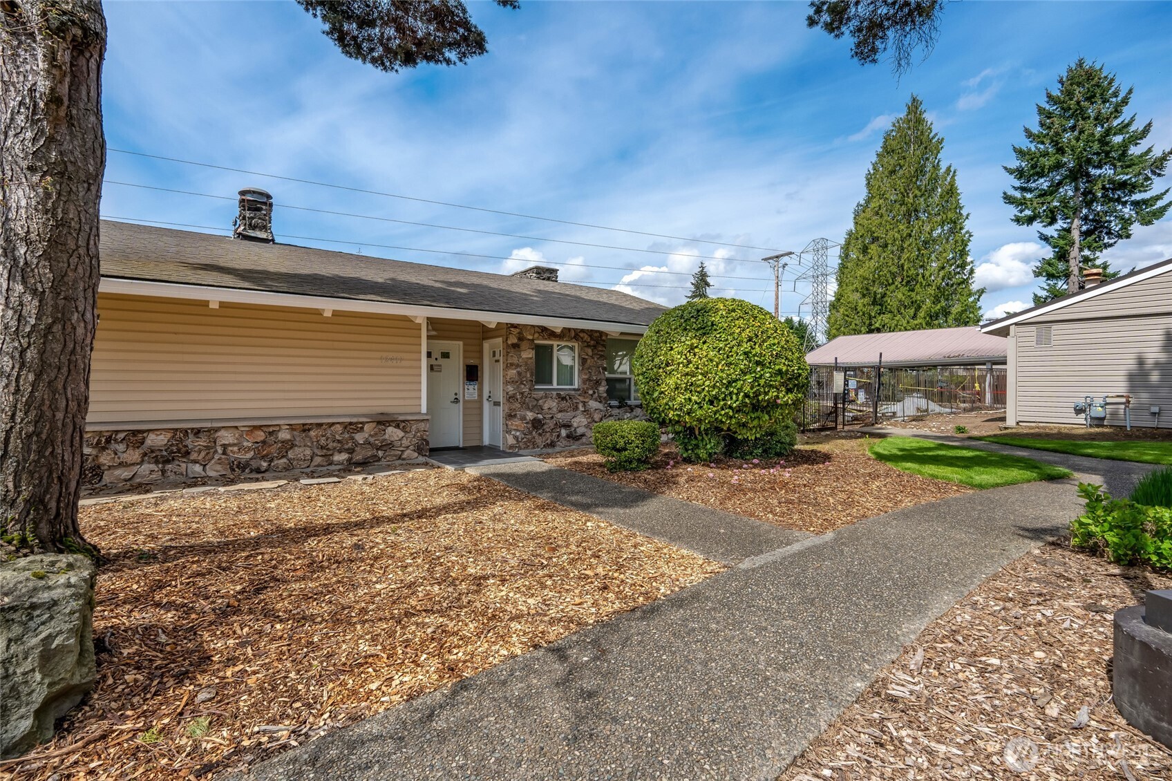 12415 NE 130th Court Unit: H306