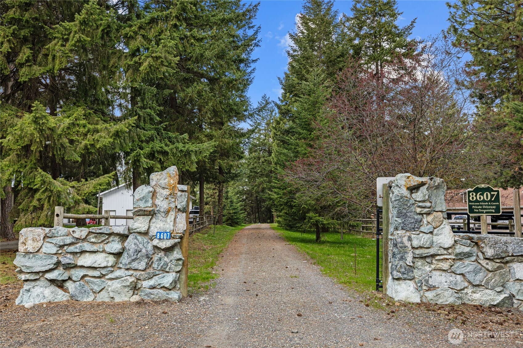 8607 Upper Peoh Point Road