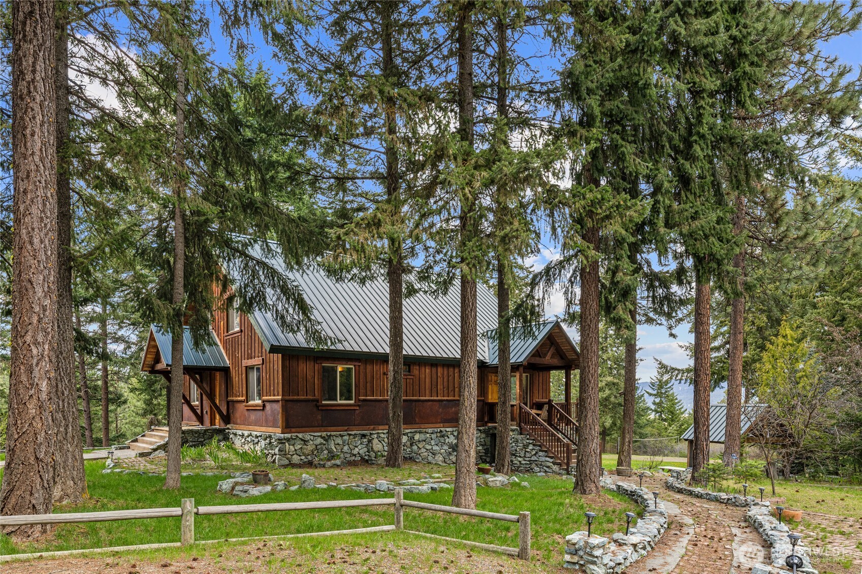 8607 Upper Peoh Point Road