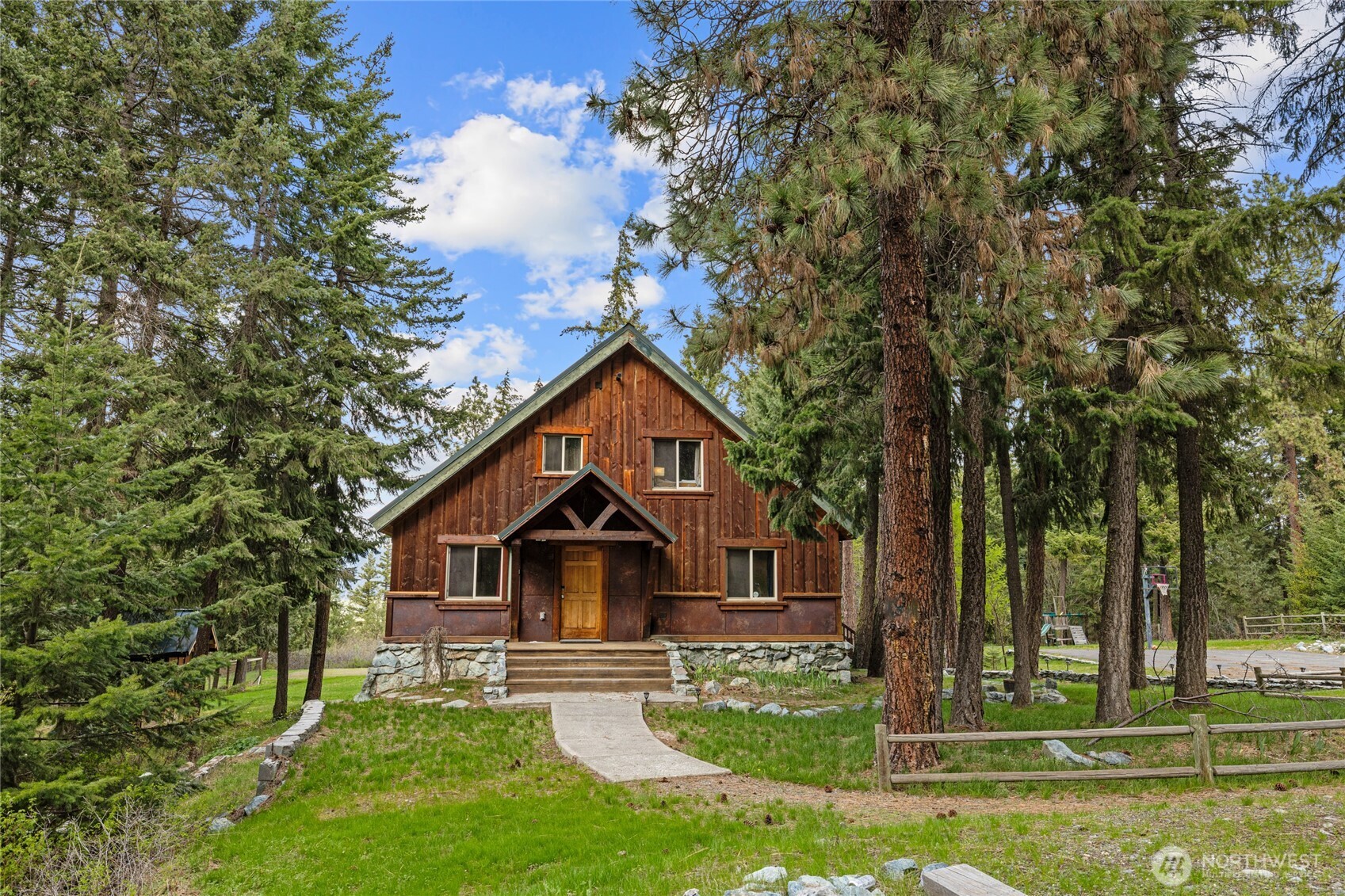 8607 Upper Peoh Point Road