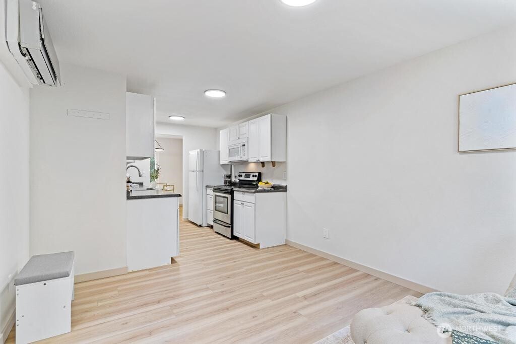 1800 Grant Avenue S Unit: G2