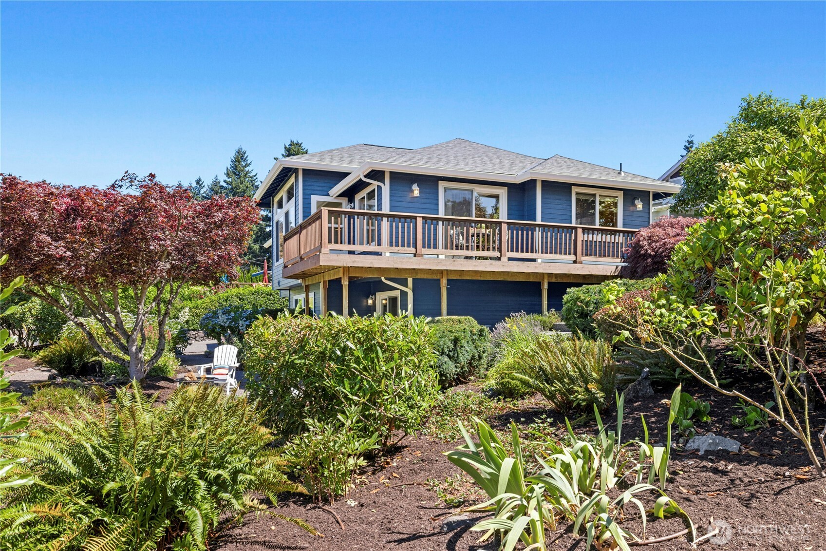 493 NE Lincoln Road