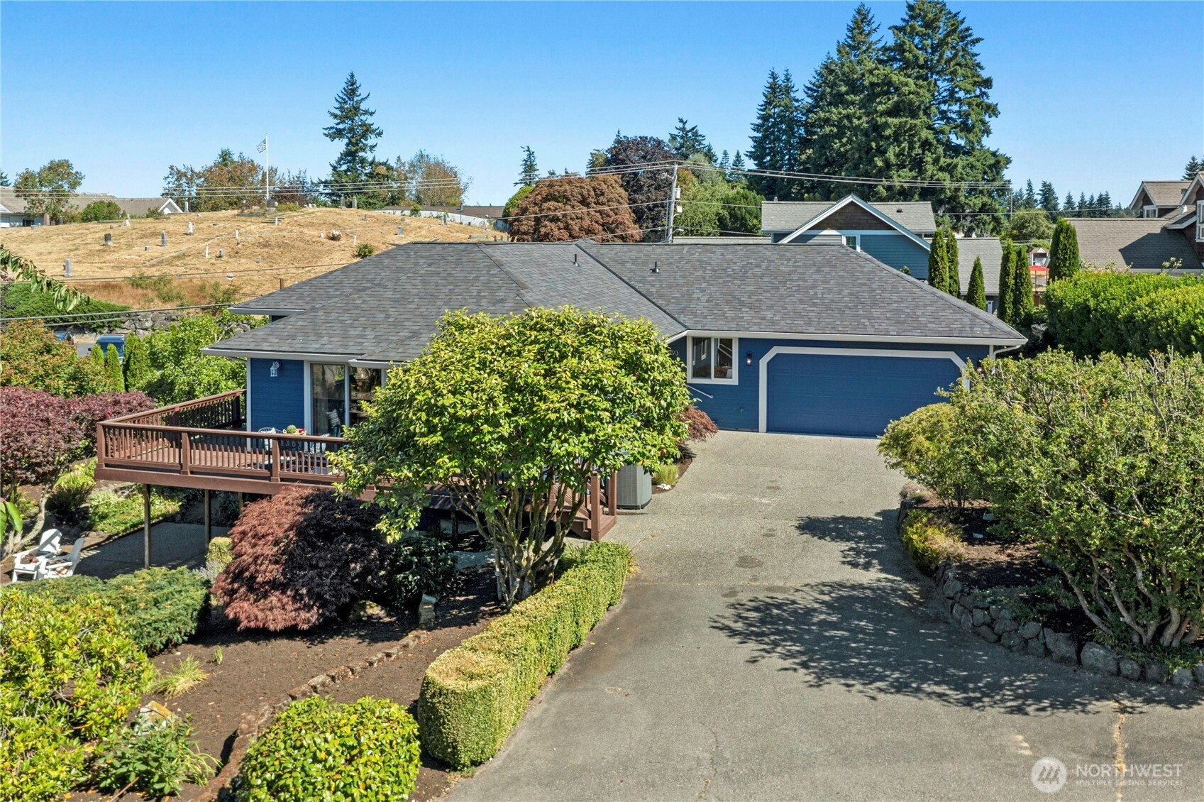 493 NE Lincoln Road