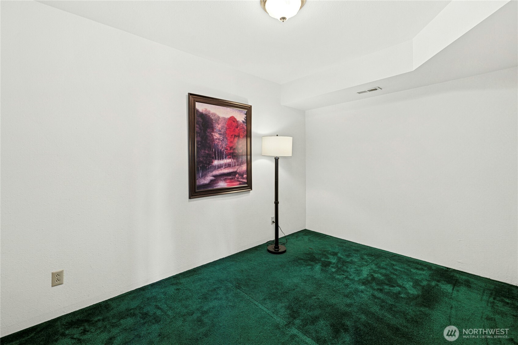 493 NE Lincoln Road