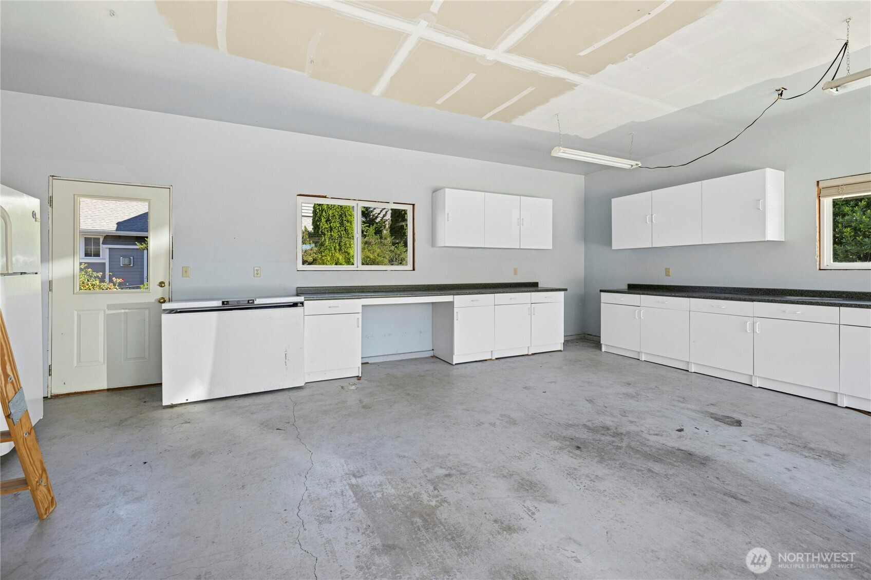 493 NE Lincoln Road