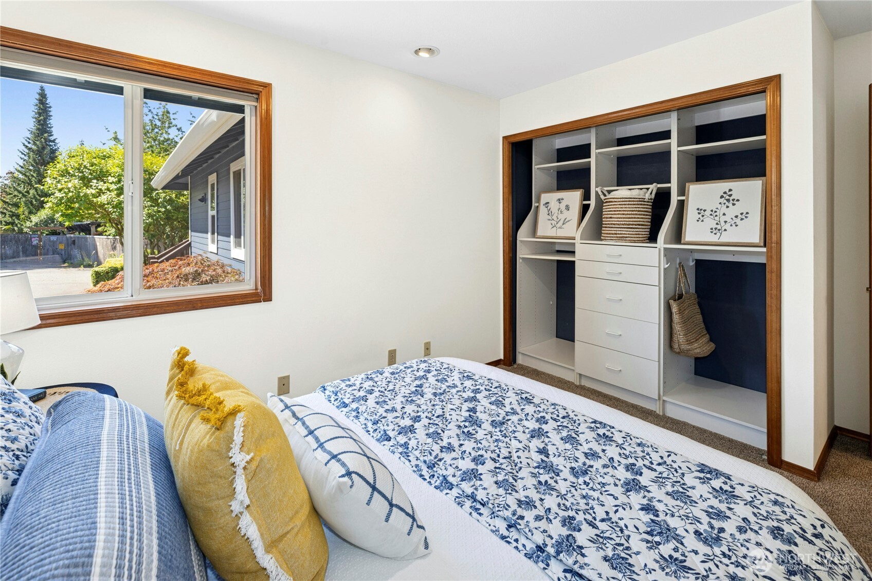 493 NE Lincoln Road
