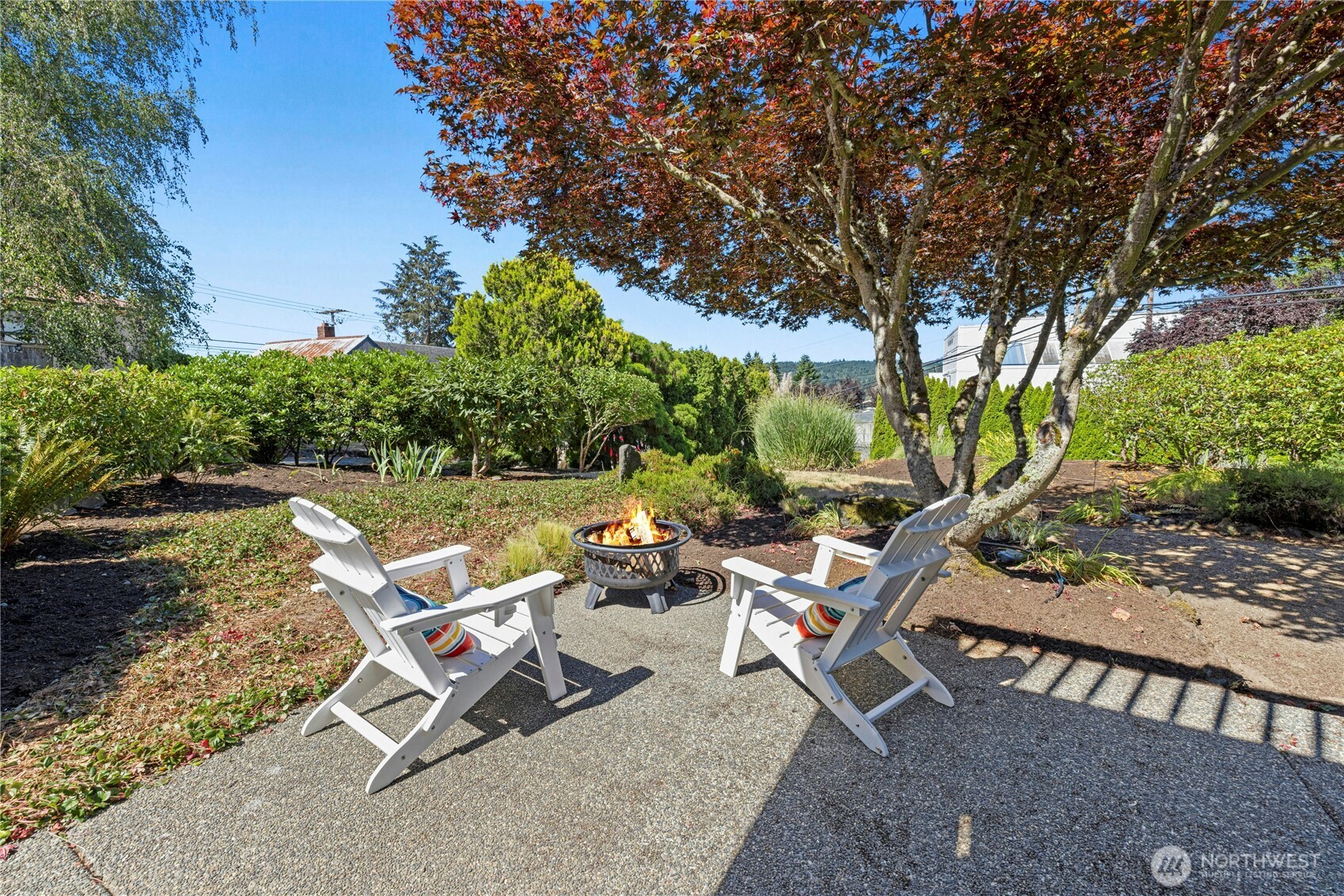 493 NE Lincoln Road