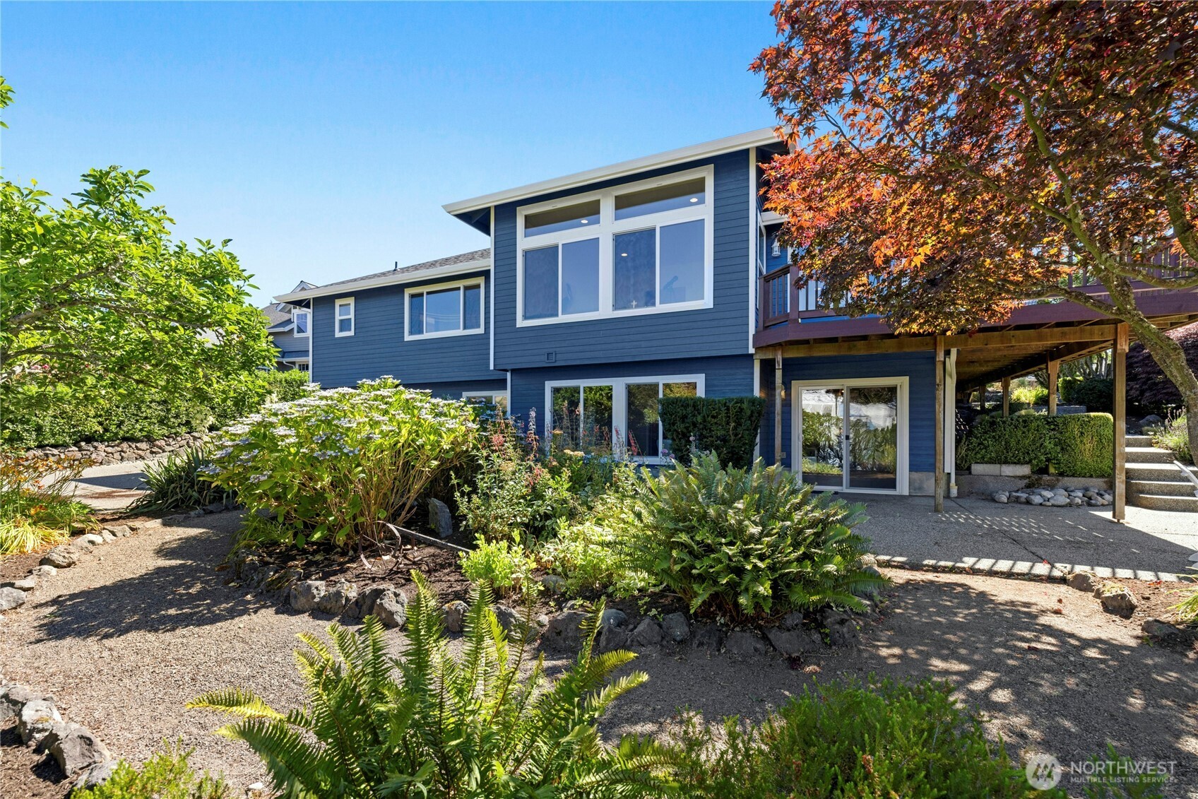 493 NE Lincoln Road