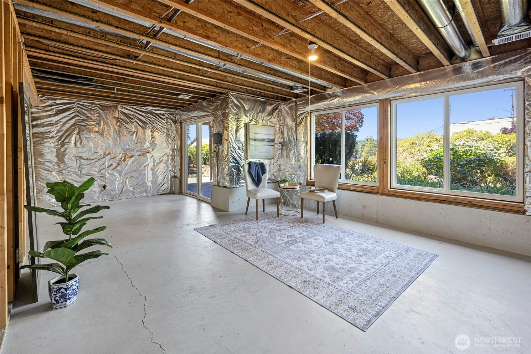 493 NE Lincoln Road