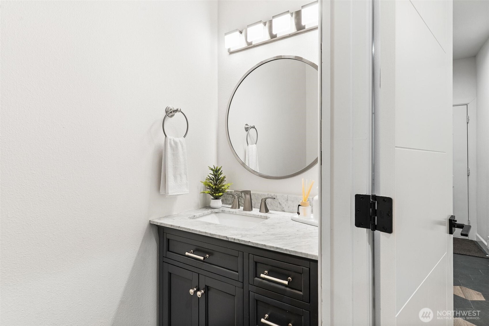 2753 Diamond Loop Unit: 9B
