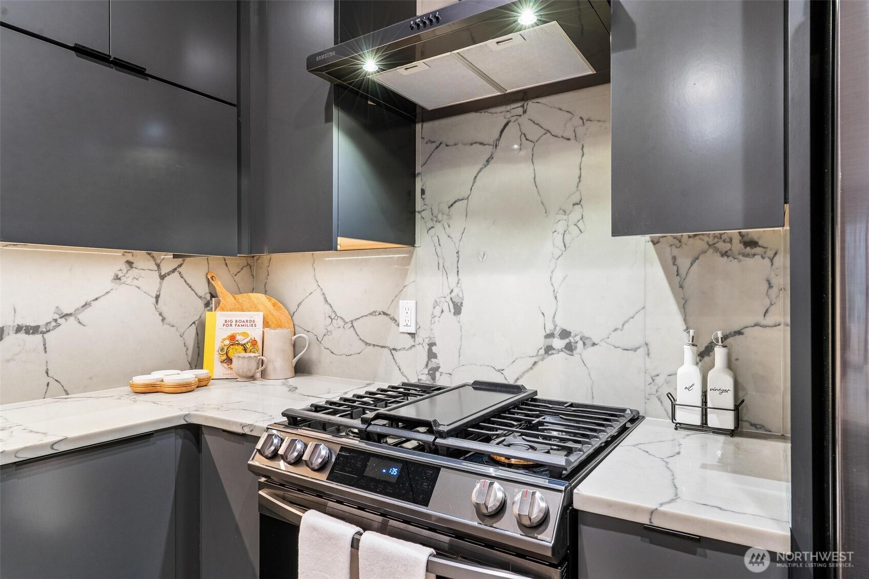2753 Diamond Loop Unit: 9B