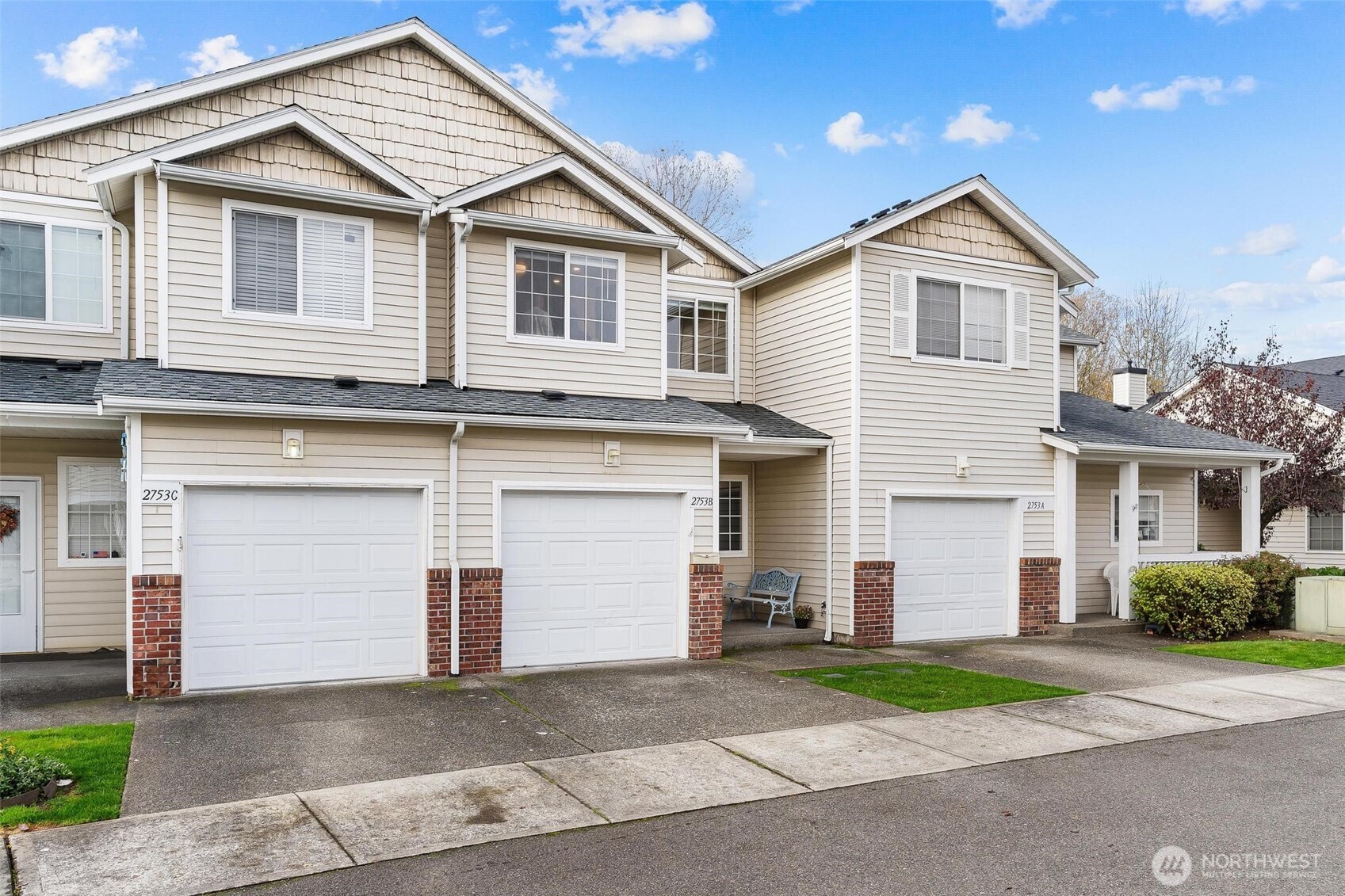 2753 Diamond Loop Unit: 9B