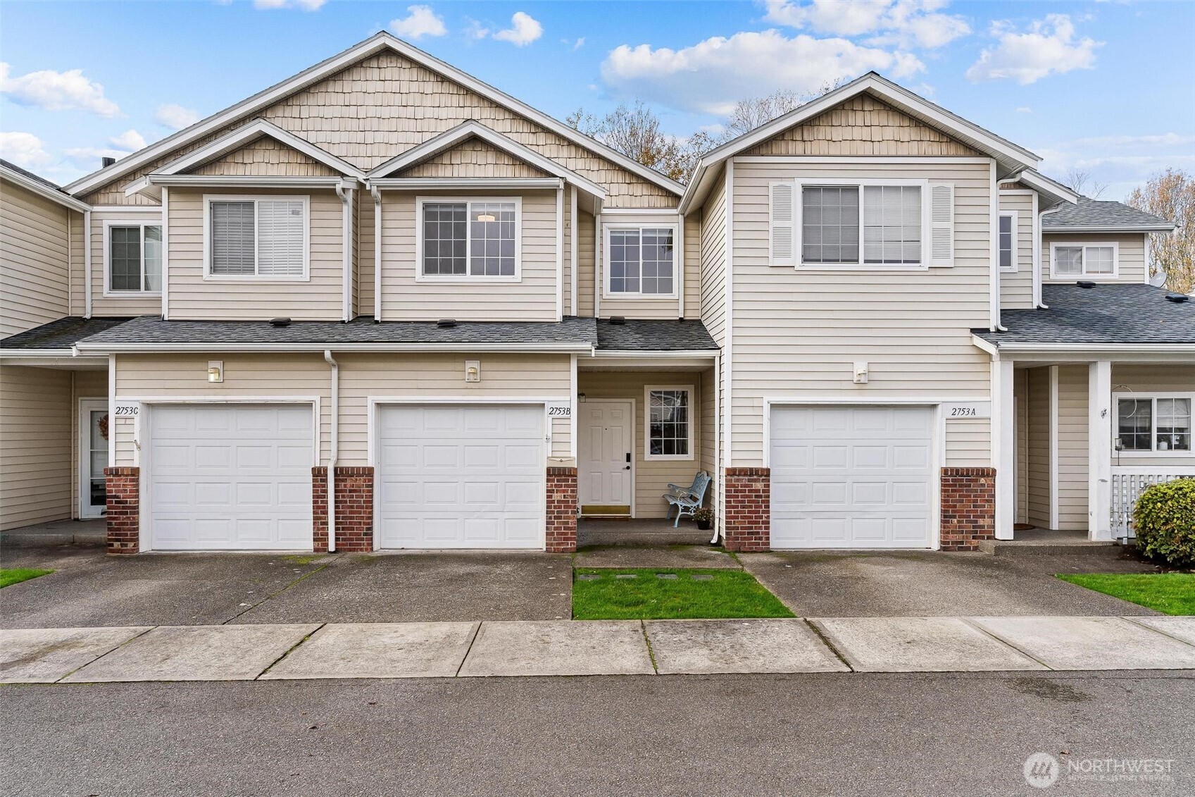 2753 Diamond Loop Unit: 9B