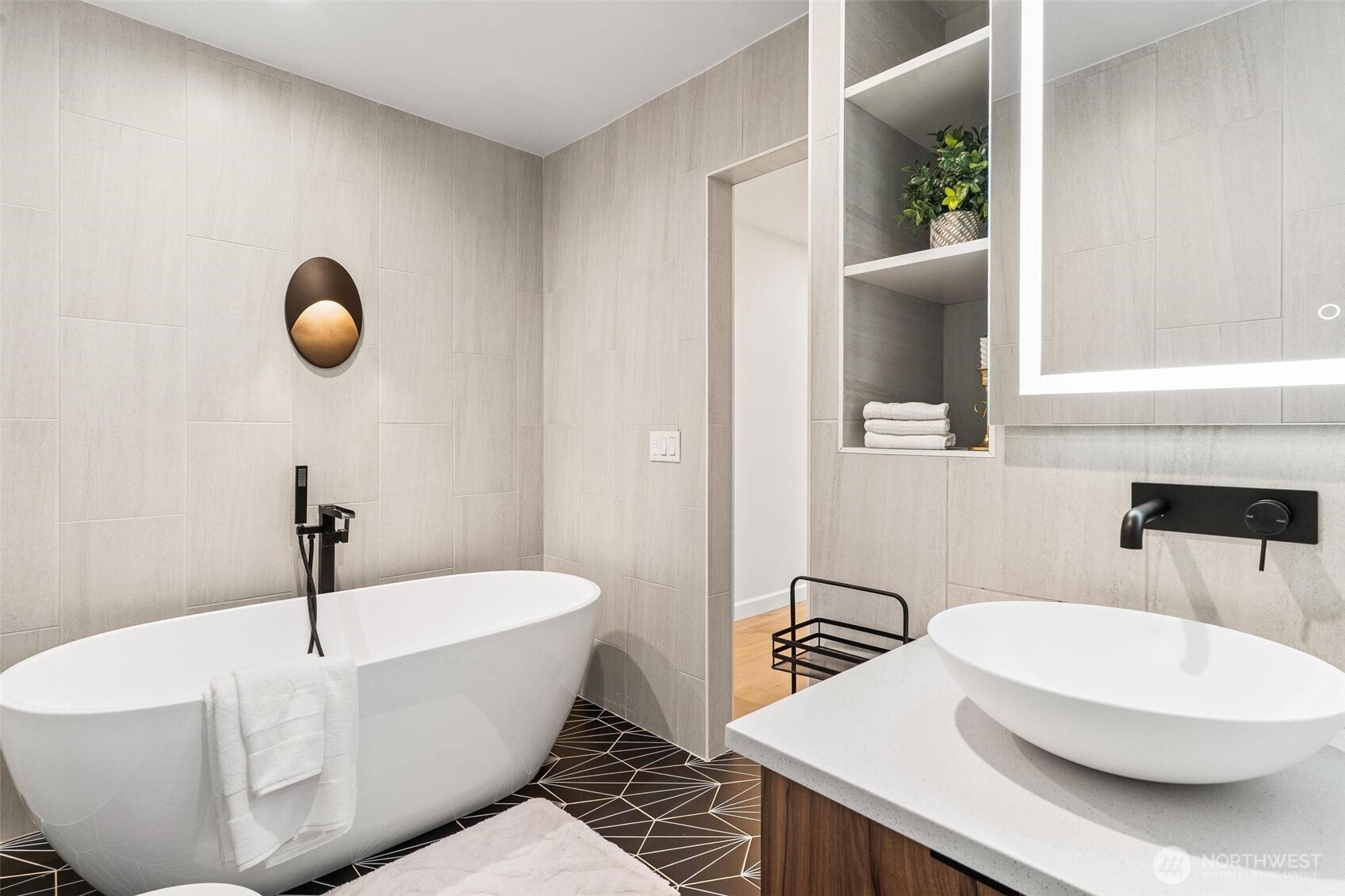 2753 Diamond Loop Unit: 9B