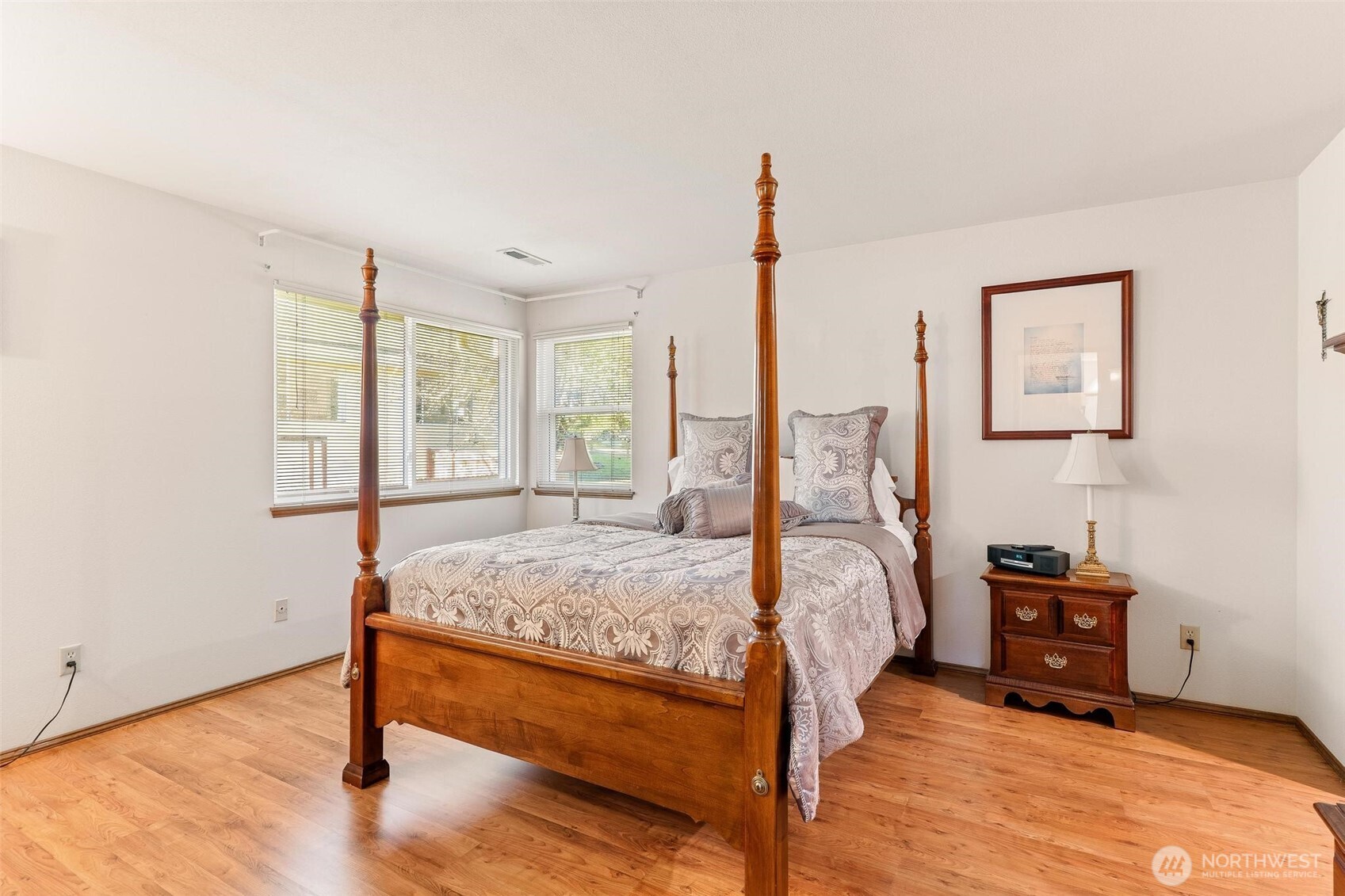 782 NW Apple Blossom Loop