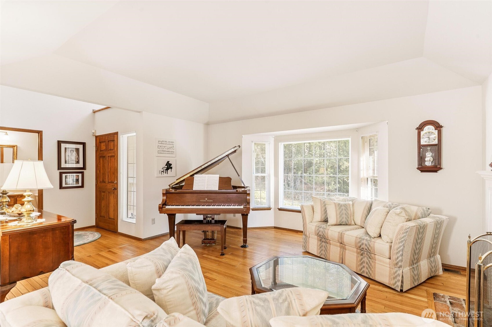 782 NW Apple Blossom Loop