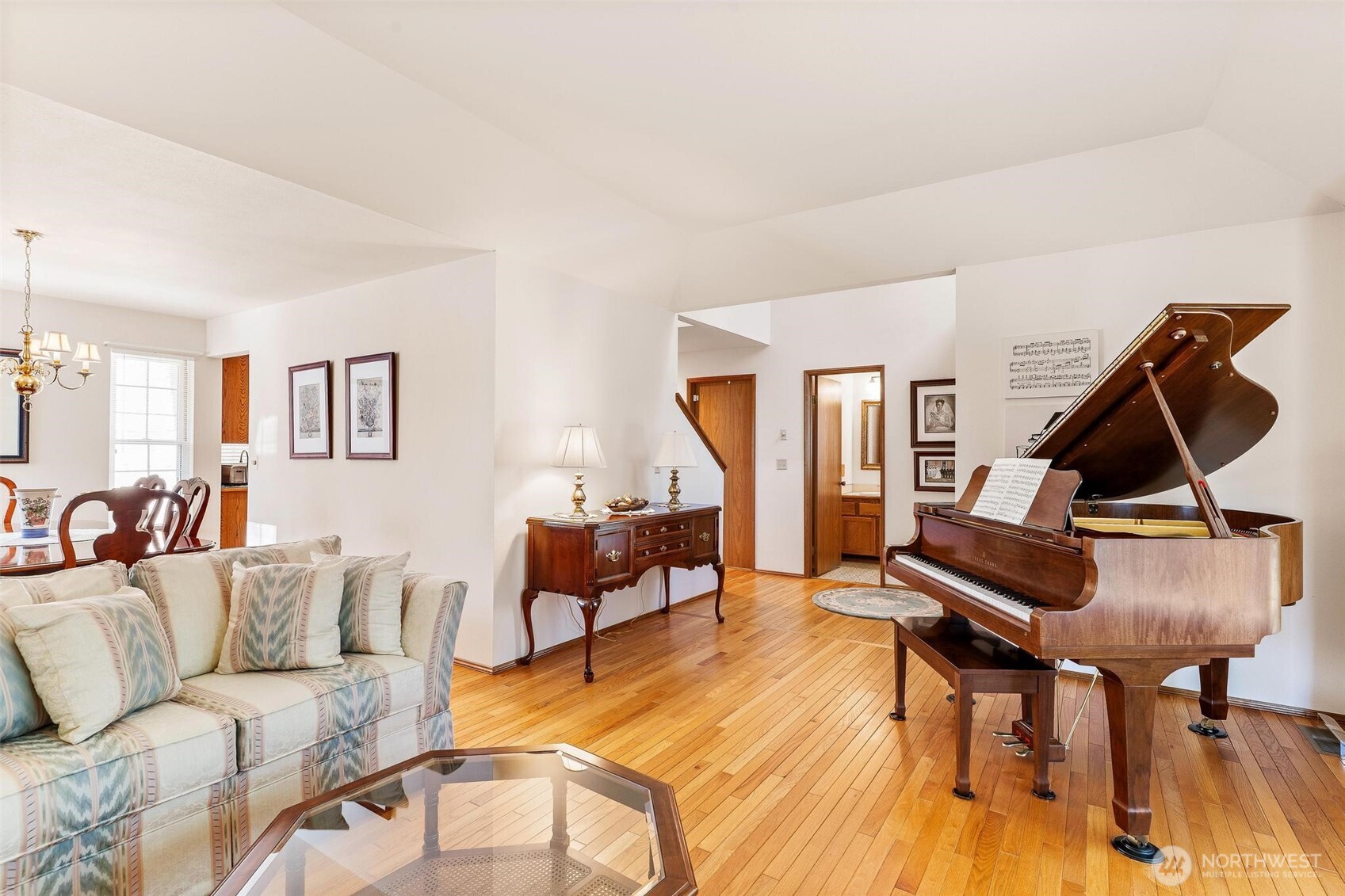 782 NW Apple Blossom Loop